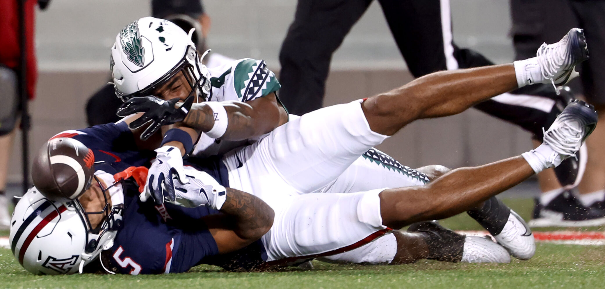 ÃÛÁÄÖ±²¥ vs Hawaii, NCAA football